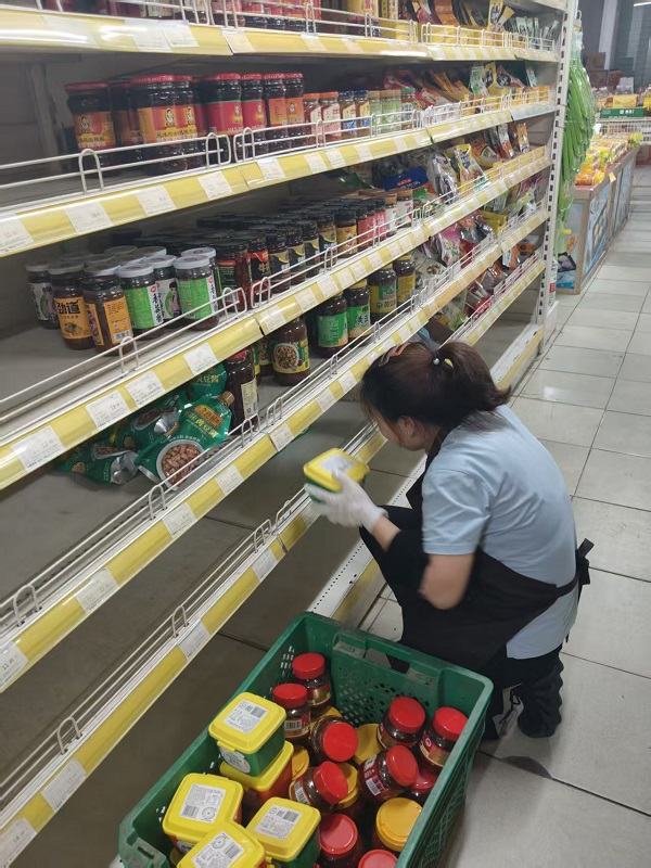 天惠超市青山店貨架布局調(diào)整與大掃除：優(yōu)化空間，提升購物體驗